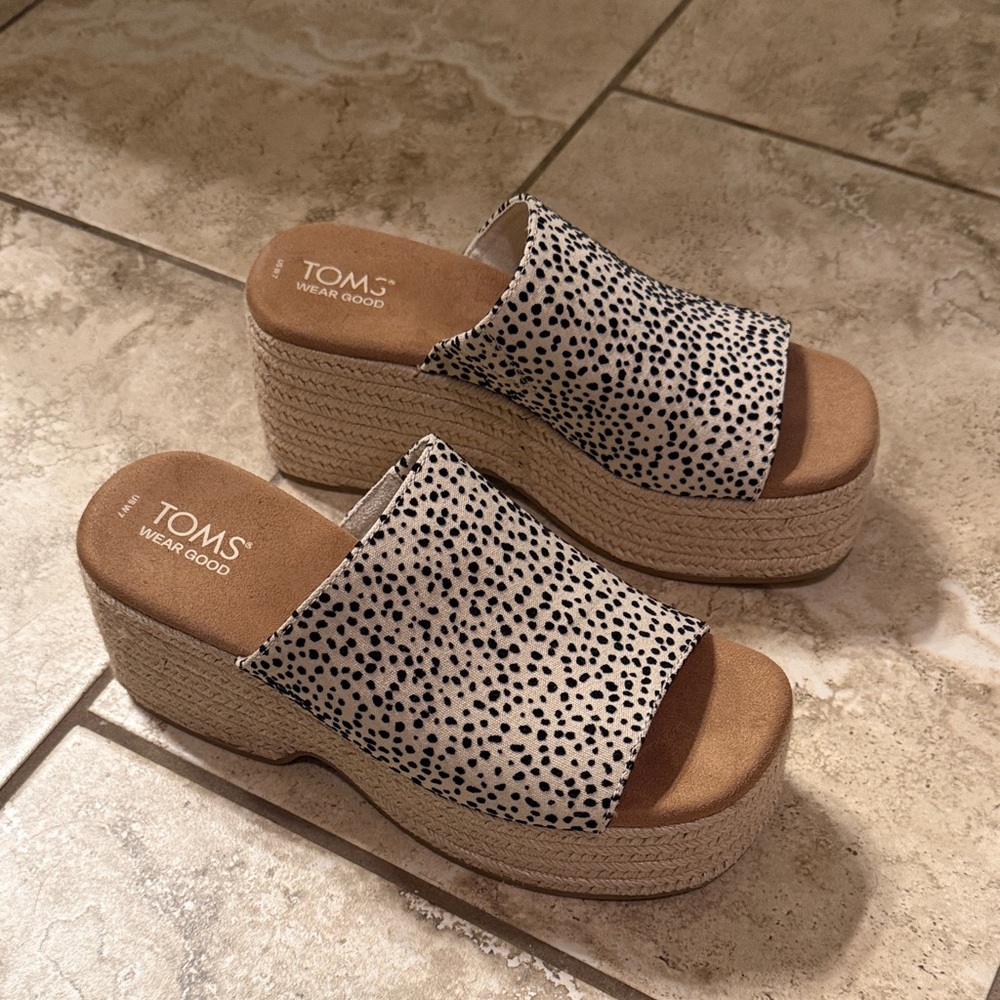 TOMS Women's Spotted Black and White Platform Mules